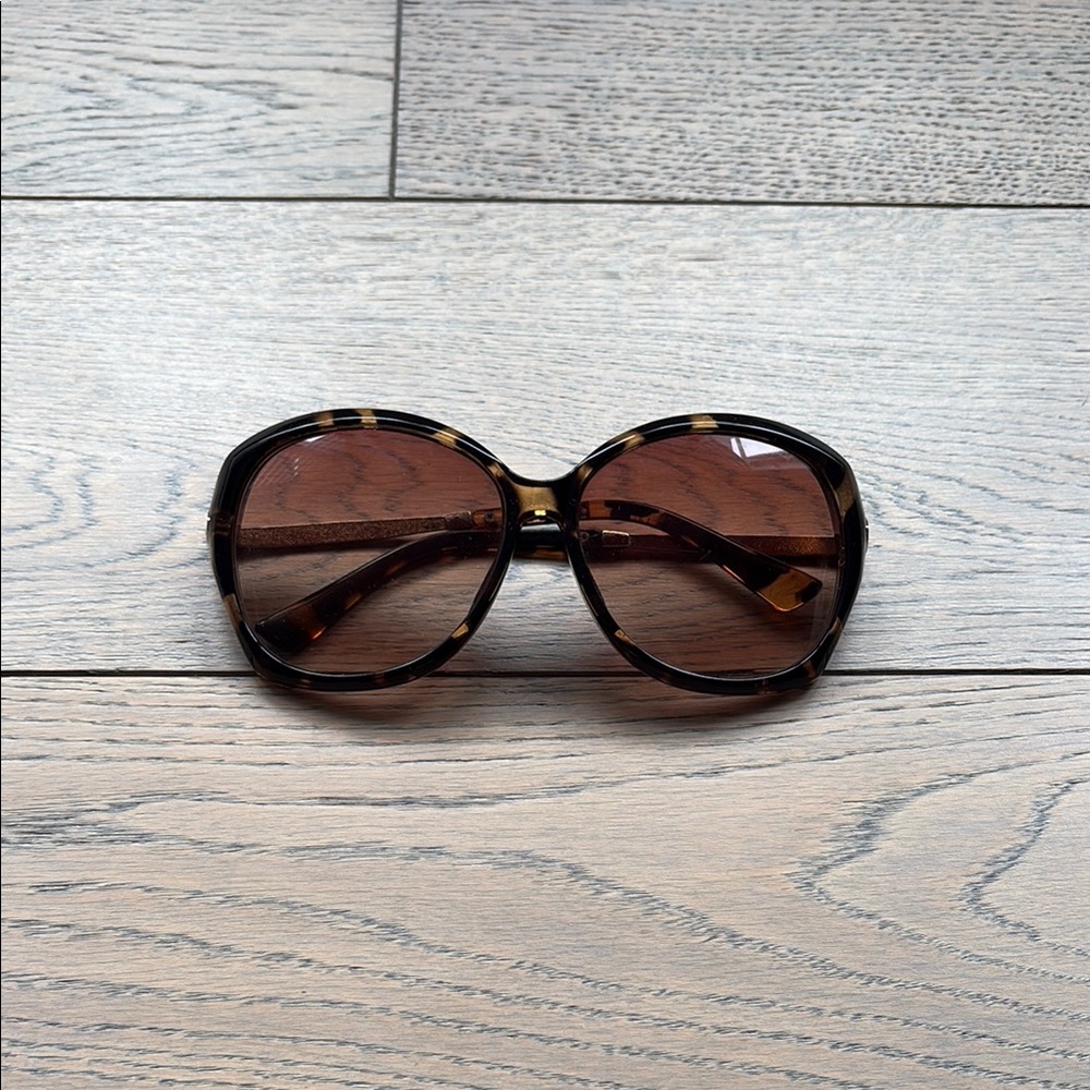 Tortoise Shell Sunglasses - Picture 2 of 4